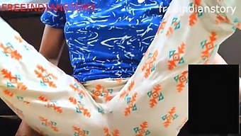 Desi Housewife'S Video Call With Teen Asian Babes
