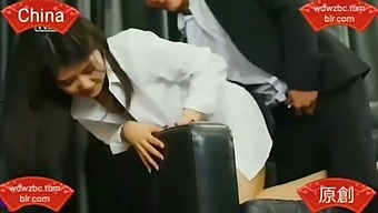 Chinese Model Gets Fingered And Facial In Hd Video