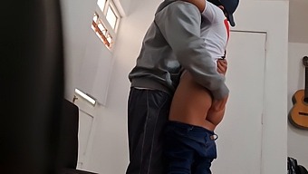 Salaa Tallennus Askelserkkuni Yoselin Kolumbian Kuuma Istunto