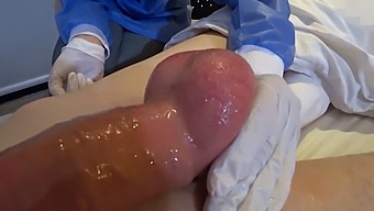 Japanese Doctor Gets A Surprise Visit From A Patient In Public