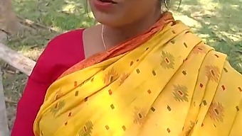Kaunis Ja Hämmästyttävä Intian Kotiäiti Saa Tuhma Tässä Bangladeshi Sex Story