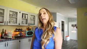 Newcomer Meets Stepmom And Gets Oral And Facial Treatment