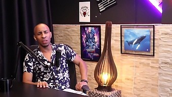 A Promiscuous African American Girl Gives A Blowjob To A Black Man And Receives Anal Sex After He Assures Her He Won'T Engage In Anal Play Or Payment.